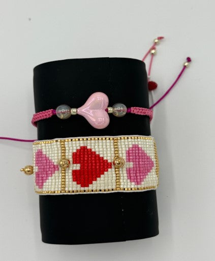Signature hearts in a square bracelet set