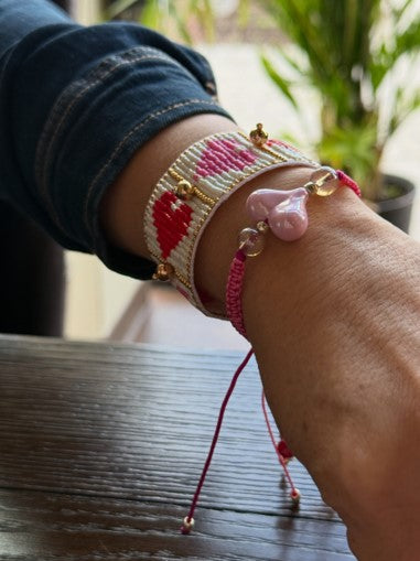 Signature hearts in a square bracelet set
